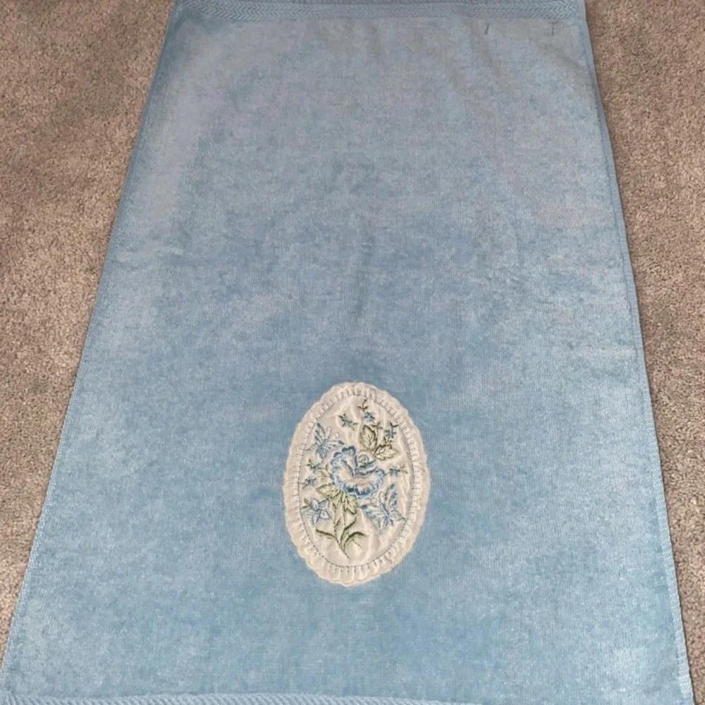 Fieldcrest cotton hand